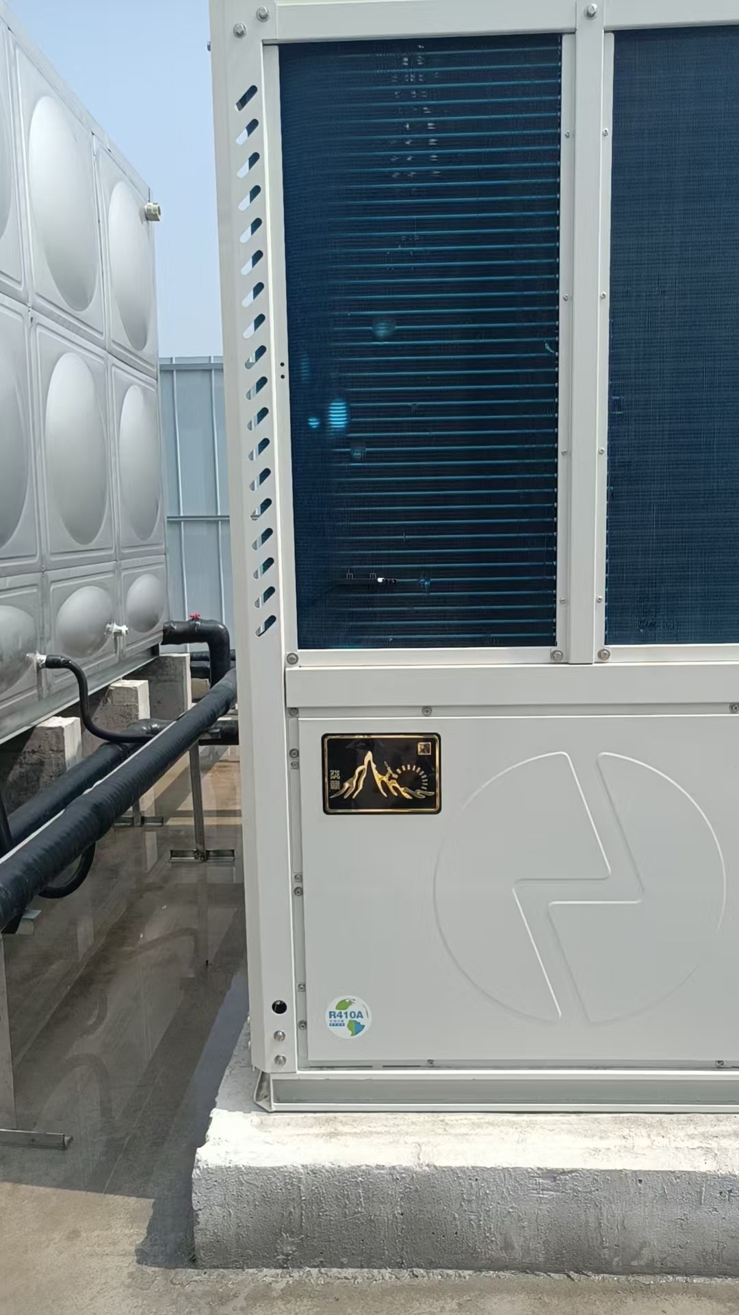 苏州陇赣-南京北站临建生活区-陇赣牌空气能主机（商标铭牌）
